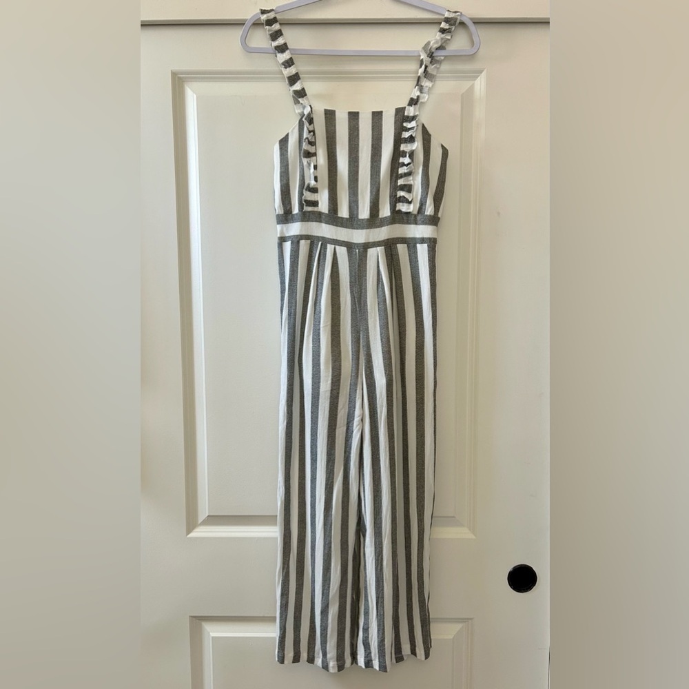 Know One Cares Lightweight Jumpsuit Size M - Picture 5 of 6